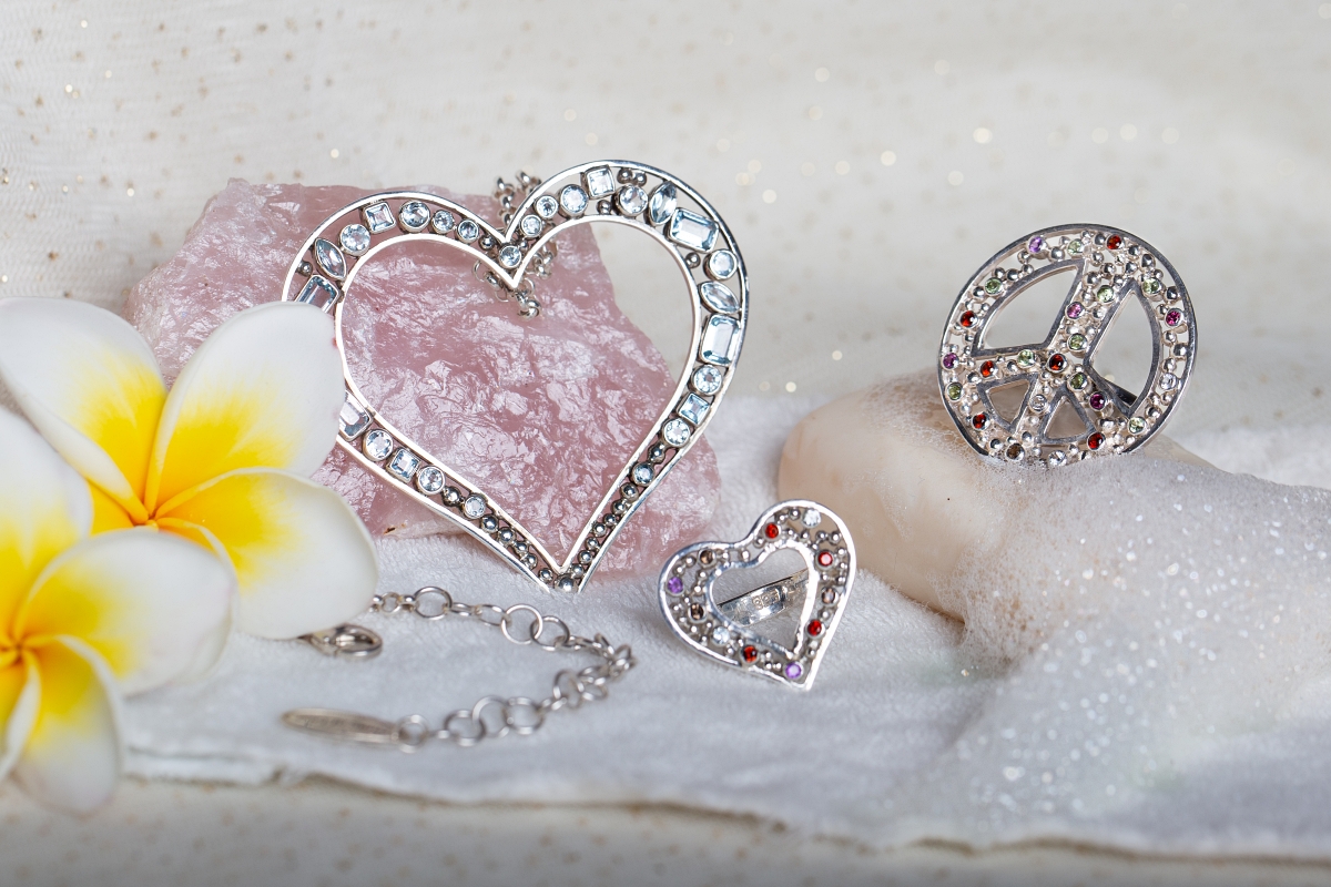 How-to-clean-jewelry